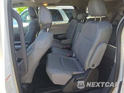 2024 Toyota Sienna XLE 8-Passenger 120.5" WB - zdjęcie 13 z 27 - miniatura