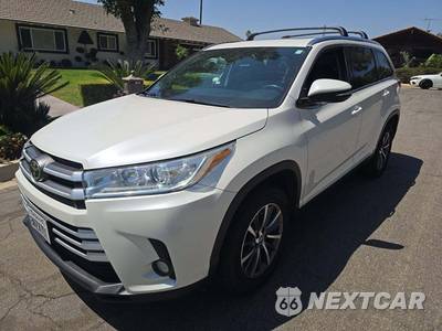2019 Toyota Highlander XLE - zdjęcie 1 z 25 - miniatura