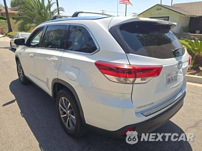 2019 Toyota Highlander XLE - zdjęcie 2 z 25 - miniatura