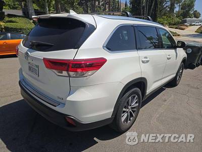 2019 Toyota Highlander XLE - zdjęcie 3 z 25 - miniatura