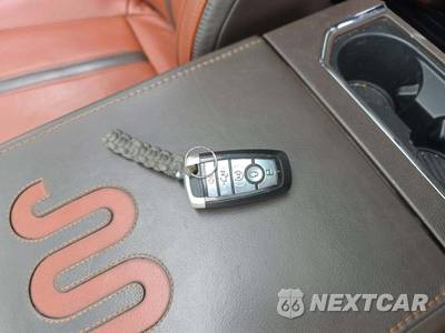 2018 Ford Super Duty F-250 King Ranch Crew Cab Medium Bed - zdjęcie 8 z 37 - miniatura