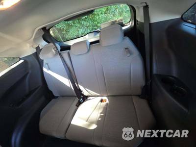 2026 Toyota Sienna LE 8-Passenger 120.5" WB - zdjęcie 14 z 26 - miniatura