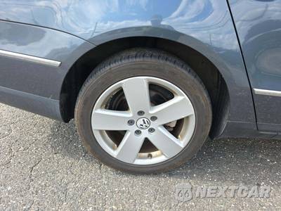 2009 Volkswagen Passat Sedan Komfort - zdjęcie 28 z 32 - miniatura
