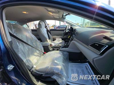 2018 Hyundai Elantra SEL Sedan - zdjęcie 18 z 24 - miniatura