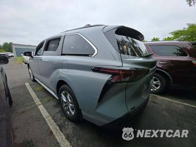 2023 Toyota Sienna Woodland Edition 7-Passenger 120.5" WB - zdjęcie 2 z 21 - miniatura