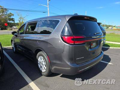 2023 Chrysler Pacifica Touring L 121.6" WB - zdjęcie 2 z 29 - miniatura