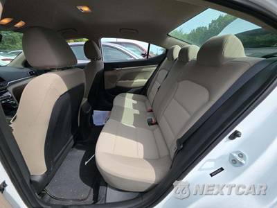 2020 Hyundai Elantra SEL Sedan - zdjęcie 13 z 31 - miniatura