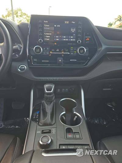 2022 Toyota Highlander XSE - zdjęcie 7 z 20 - miniatura