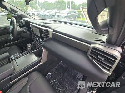 2025 Toyota Sequoia SR5 - zdjęcie 17 z 18 - miniatura