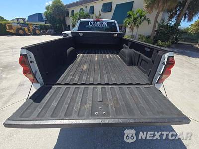 2006 Chevrolet Silverado 2500HD WT Extended Cab Long Bed 1WT w/Rear Doors - zdjęcie 11 z 26 - miniatura