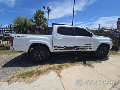 2023 Toyota Tacoma SR5 Crew Cab Medium Bed - zdjęcie 4 z 22 - miniatura
