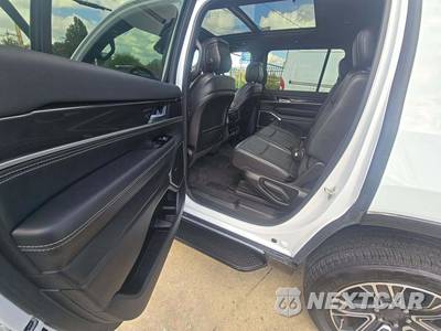 2024 Jeep Wagoneer - zdjęcie 13 z 21 - miniatura