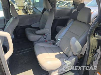 2017 Toyota Sienna Limited 7-Passenger 119.3" WB - zdjęcie 13 z 39 - miniatura