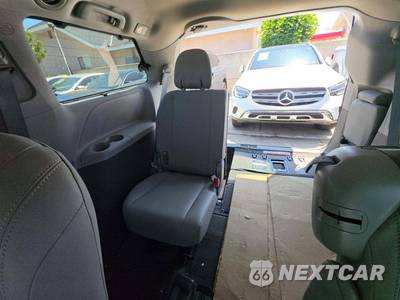 2017 Toyota Sienna Limited 7-Passenger 119.3" WB - zdjęcie 14 z 39 - miniatura