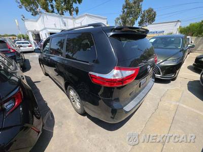 2017 Toyota Sienna Limited 7-Passenger 119.3" WB - zdjęcie 2 z 39 - miniatura