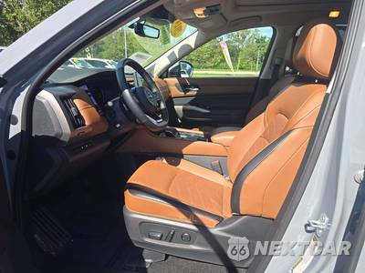 2024 Nissan Pathfinder Platinum - zdjęcie 3 z 17 - miniatura