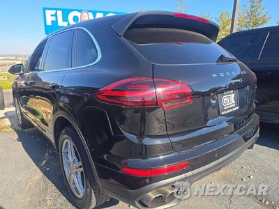 2017 Porsche Cayenne S - zdjęcie 2 z 24 - miniatura
