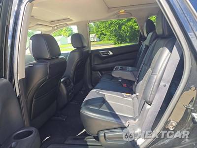 2017 Nissan Pathfinder Platinum - zdjęcie 10 z 22 - miniatura
