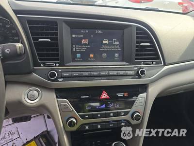 2017 Hyundai Elantra SE Sedan - zdjęcie 6 z 19 - miniatura