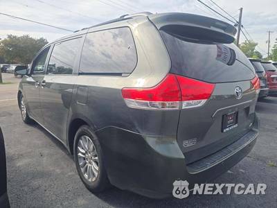 2011 Toyota Sienna XLE 8-Passenger 119.3" WB - zdjęcie 2 z 27 - miniatura