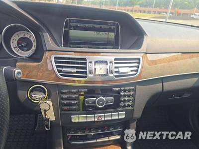 2015 Mercedes-Benz E 350 4MATIC Sedan - zdjęcie 10 z 26 - miniatura