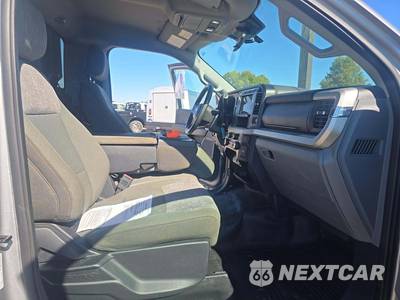2023 Ford Super Duty F-450 Cab Chassis XLT Regular Cab DRW - zdjęcie 12 z 16 - miniatura