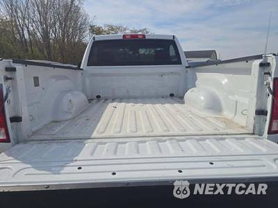 2022 Ram 1500 Classic Tradesman Regular Cab Medium Bed - zdjęcie 11 z 20 - miniatura