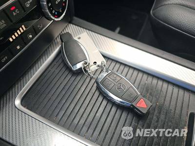 2014 Mercedes-Benz GLK 350 - zdjęcie 8 z 24 - miniatura