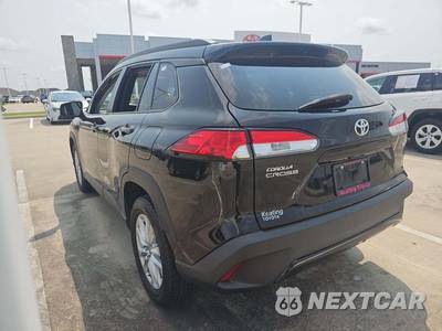 2023 Toyota Corolla Cross LE - zdjęcie 4 z 22 - miniatura