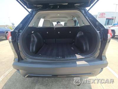 2023 Toyota Corolla Cross LE - zdjęcie 14 z 22 - miniatura