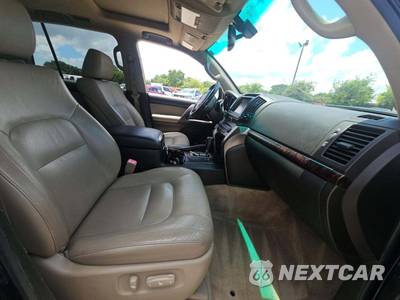 2011 Toyota Land Cruiser - zdjęcie 19 z 33 - miniatura