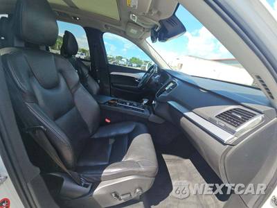 2018 Volvo XC90 T5 Momentum 7-Passenger - zdjęcie 16 z 24 - miniatura