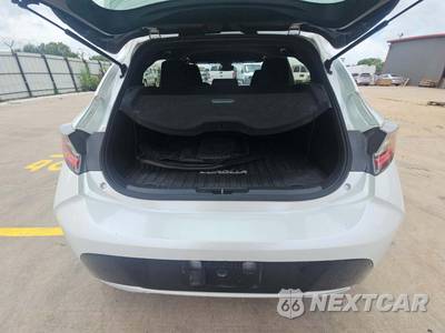 2022 Toyota Corolla Hatchback SE - zdjęcie 14 z 27 - miniatura