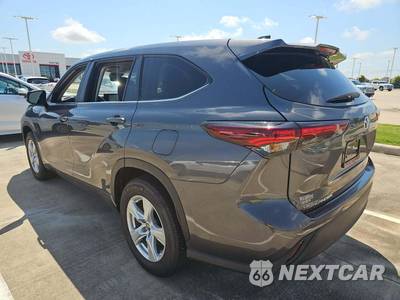 2025 Toyota Highlander LE - zdjęcie 4 z 23 - miniatura