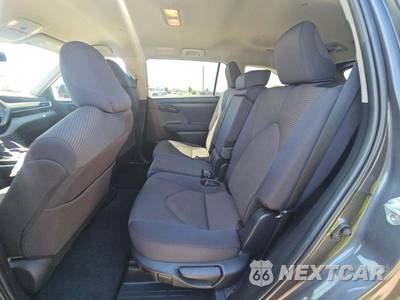 2025 Toyota Highlander LE - zdjęcie 13 z 23 - miniatura