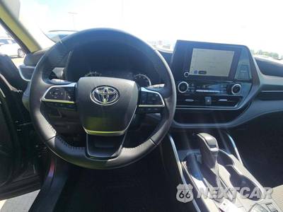 2025 Toyota Highlander LE - zdjęcie 10 z 23 - miniatura