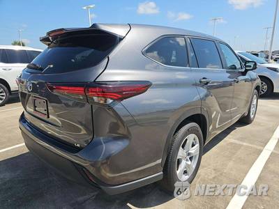 2025 Toyota Highlander LE - zdjęcie 3 z 23 - miniatura