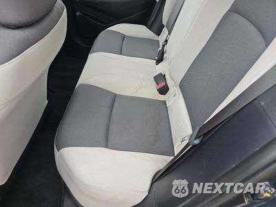 2026 Toyota Corolla LE Sedan - zdjęcie 21 z 24 - miniatura