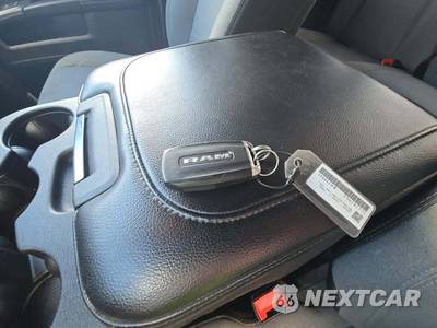 2024 Ram 3500 Big Horn Crew Cab Long Bed - zdjęcie 8 z 29 - miniatura
