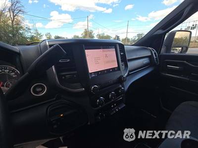 2024 Ram 3500 Big Horn Crew Cab Long Bed - zdjęcie 10 z 29 - miniatura