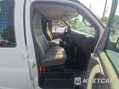 2014 Chevrolet Express 2500 Cargo Van 1WT 135.0" WB - zdjęcie 14 z 20 - miniatura