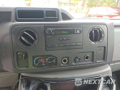 2011 Ford E-250 Commercial Cargo Van 138.0" WB - zdjęcie 10 z 32 - miniatura