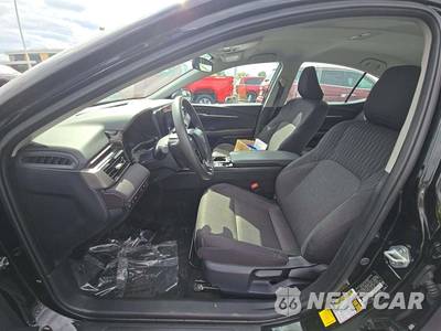 2025 Toyota Camry LE - zdjęcie 3 z 24 - miniatura