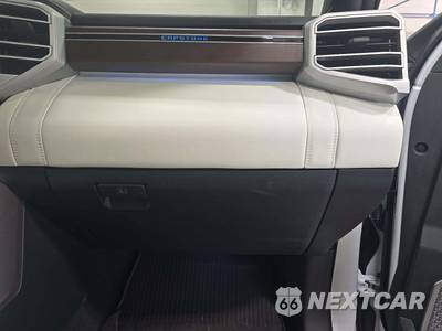 2024 Toyota Sequoia Capstone - zdjęcie 20 z 21 - miniatura