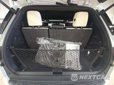 2024 Toyota Sequoia Capstone - zdjęcie 15 z 21 - miniatura