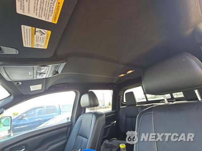 2018 Nissan TITAN XD SL Crew Cab Medium Bed - zdjęcie 11 z 29 - miniatura
