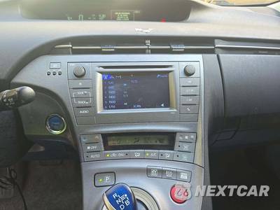 2013 Toyota Prius Two - zdjęcie 10 z 46 - miniatura