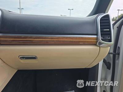 2018 Porsche Cayenne Platinum Edition - zdjęcie 16 z 23 - miniatura