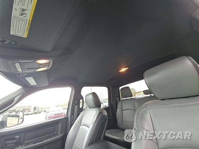 2022 Ram 3500 Cab Chassis Tradesman Crew Cab DRW - zdjęcie 8 z 21 - miniatura