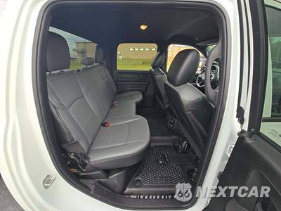 2022 Ram 3500 Cab Chassis Tradesman Crew Cab DRW - zdjęcie 12 z 21 - miniatura